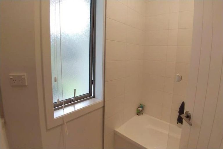 Photo of property in 1/12 Speedy Crescent, Hillcrest, Auckland, 0627