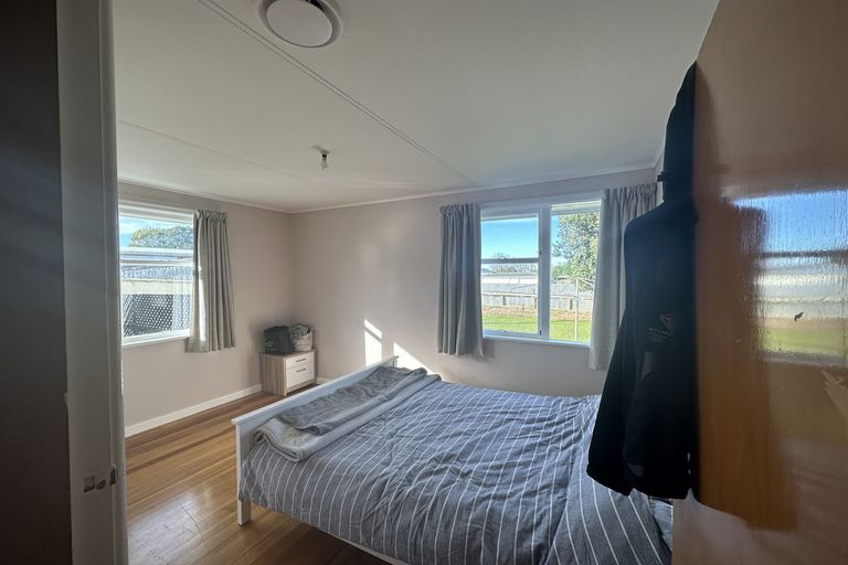 Photo of property in 35 Brassey Street, Waverley, 4510