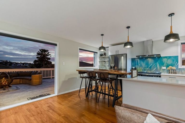 Photo of property in 5 Tainui Street, Torbay, Auckland, 0630