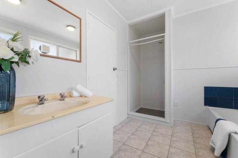 Photo of property in 67 Riverpark Crescent, Henderson, Auckland, 0610