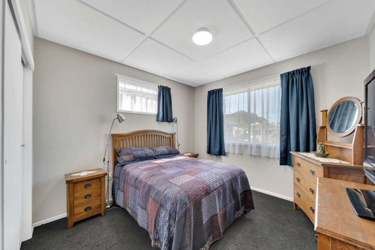 Photo of property in 1 Oxford Street, Holmes Hill, Oamaru, 9401