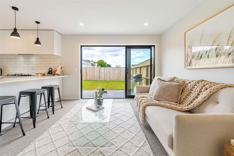 Photo of property in 42d Moeraki Road, Maoribank, Upper Hutt, 5018