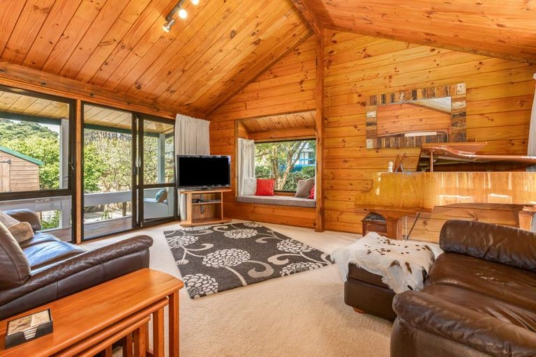 Photo of property in 2 Bosun Terrace, Whitby, Porirua, 5024