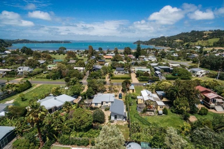 Photo of property in 8 Manuka Road, Oneroa, Waiheke Island, 1081