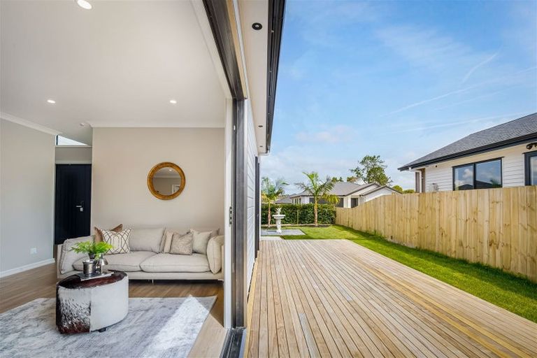 Photo of property in 15 Cutfield Lane, Kumeu, 0810