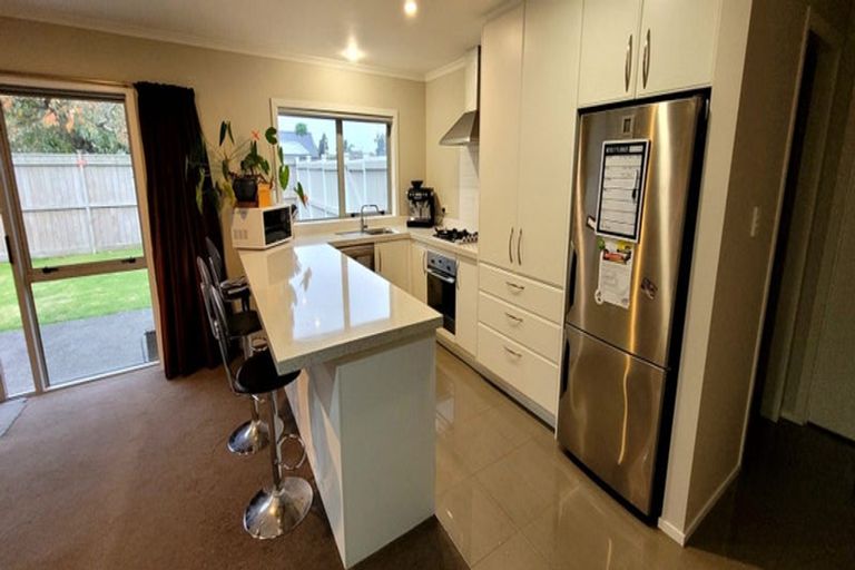 Photo of property in 12a Kervil Avenue, Te Atatu Peninsula, Auckland, 0610
