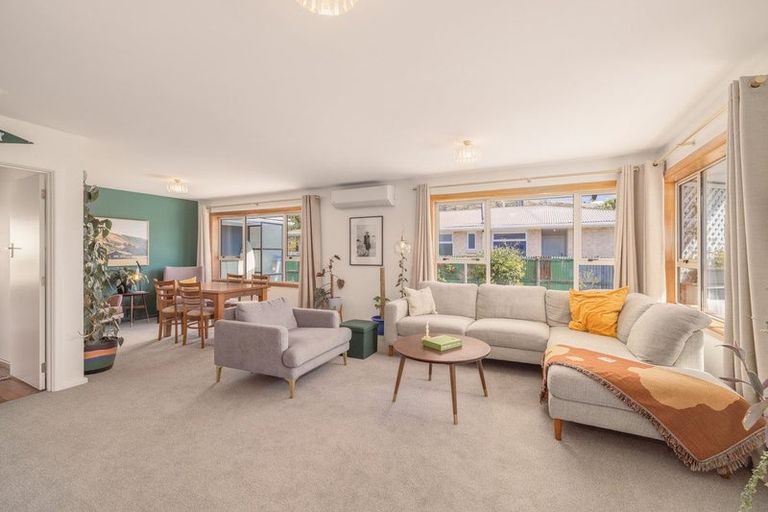 Photo of property in 6 Laing Crescent, Heathcote Valley, Christchurch, 8022