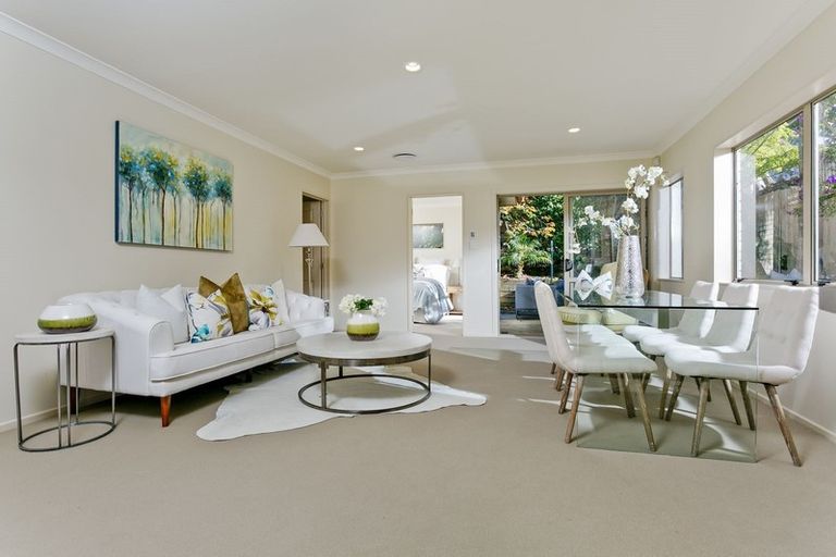 Photo of property in 2/11 Camelot Place, Glenfield, Auckland, 0629