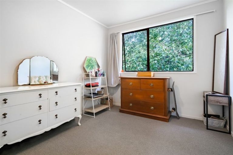 Photo of property in 90 Kemp Road, Massey, Auckland, 0614