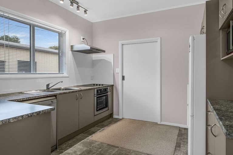 Photo of property in 66 Great North Road, Saint Johns Hill, Whanganui, 4500