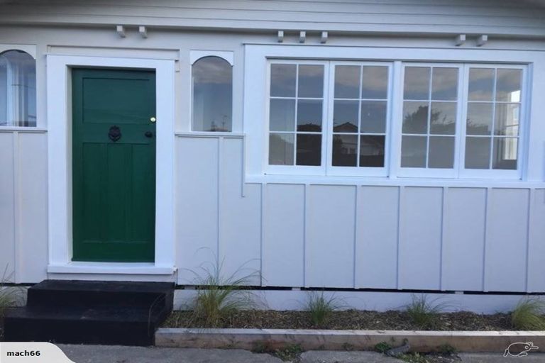 Photo of property in 917 Heretaunga Street East, Parkvale, Hastings, 4122