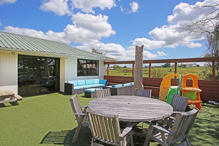 Photo of property in 580 Burtt Road, Runciman, Drury, 2578