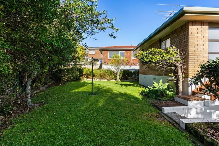 Photo of property in 1/25 Ciprian Place, Henderson, Auckland, 0612