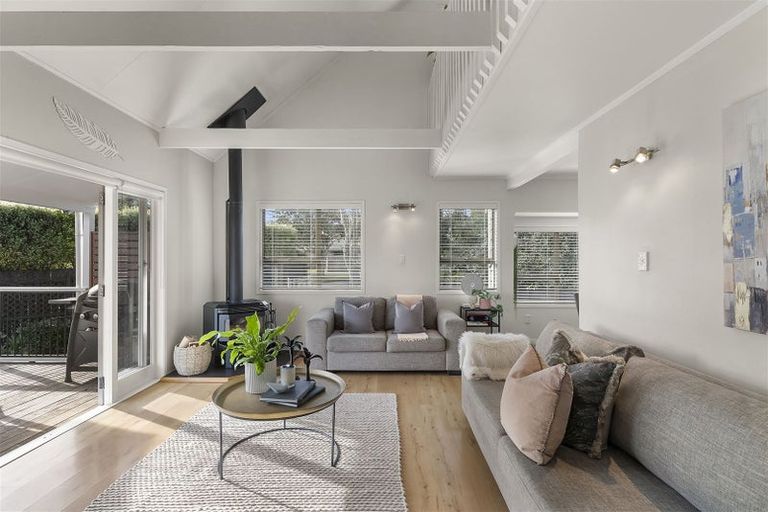 Photo of property in 57 Kurnell Drive, Botany Downs, Auckland, 2010