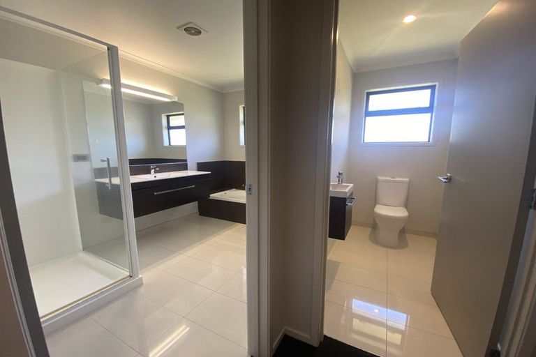 Photo of property in 51 Alberta Road, Glen Avon, New Plymouth, 4312