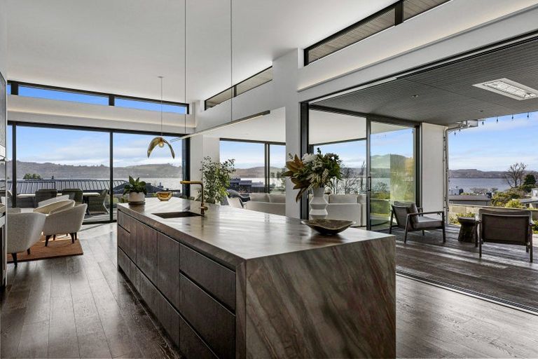 Photo of property in 35 Pukenamu Road, Rainbow Point, Taupo, 3330