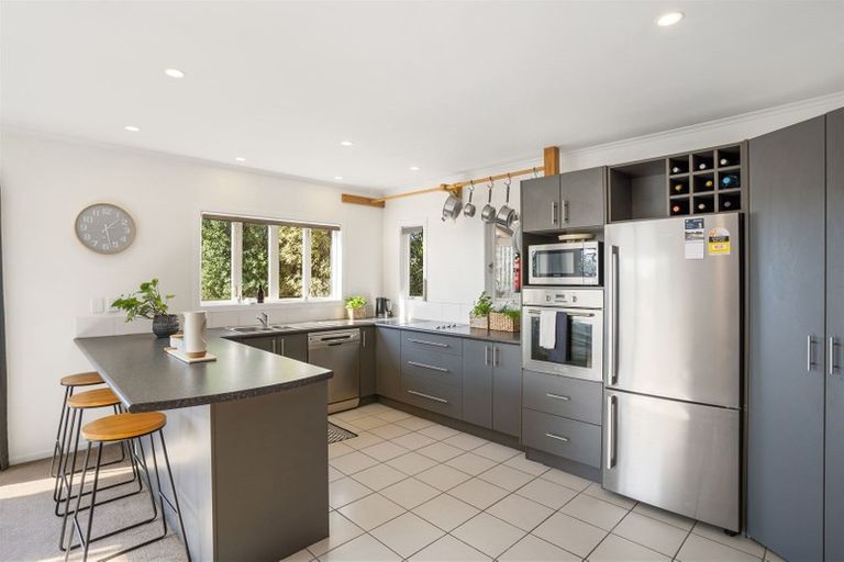 Photo of property in 61 Verbena Road, Birkdale, Auckland, 0626