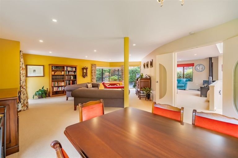 Photo of property in 55 Chatsworth Road, Silverstream, Upper Hutt, 5019