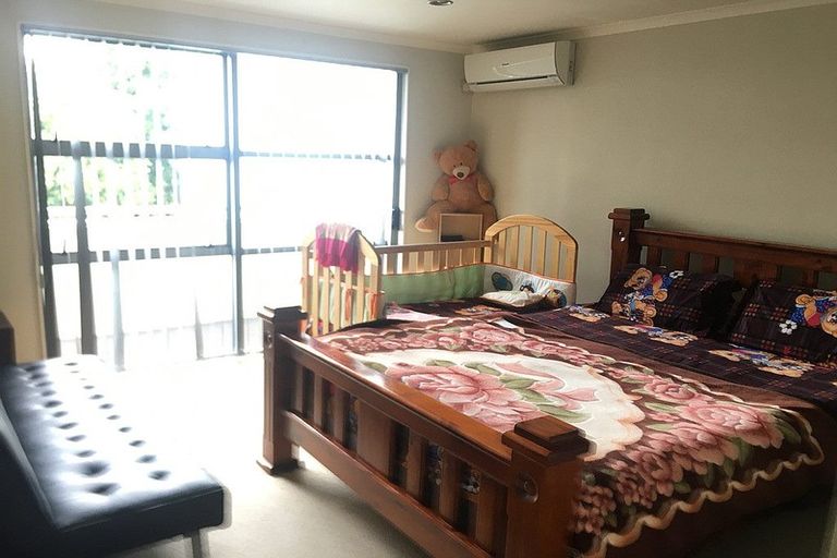 Photo of property in 9 The Track, Takanini, 2112