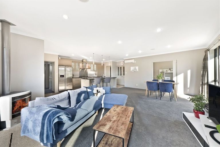 Photo of property in 29 Holbrook Way, Westmorland, Christchurch, 8025