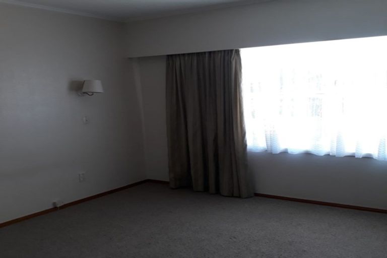 Photo of property in 12 Norfolk Rise, Waiuku, 2123