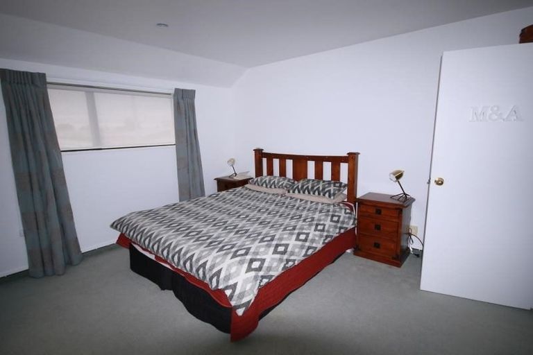 Photo of property in 3/30 Tuckers Road, Redwood, Christchurch, 8051