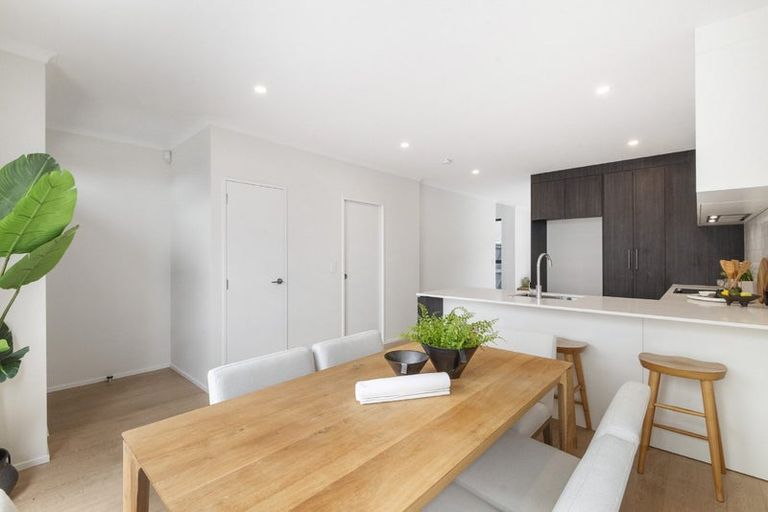 Photo of property in 24 Rauawa Lane, Hobsonville, 0616