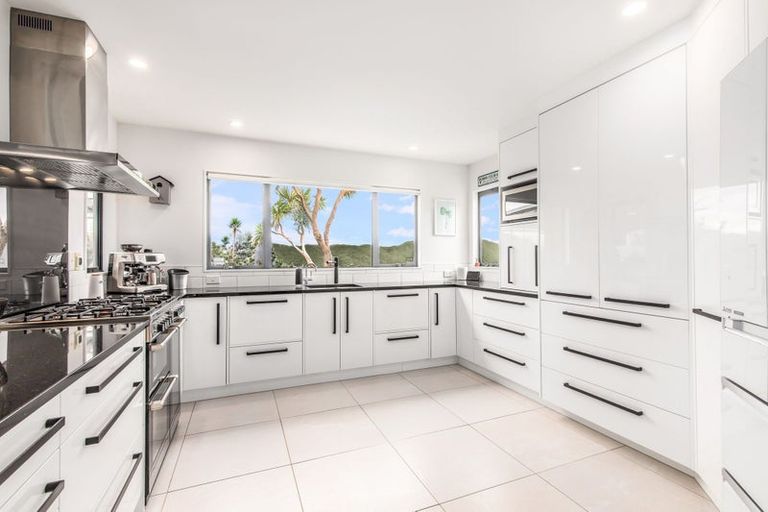 Photo of property in 13 Avonlea Grove, Belmont, Lower Hutt, 5010