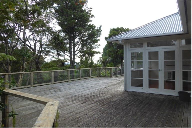 Photo of property in 7 Tinopai Road, Titirangi, Auckland, 0604