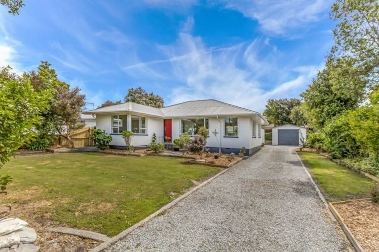 Photo of property in 7 Pinehurst Crescent, Russley, Christchurch, 8042