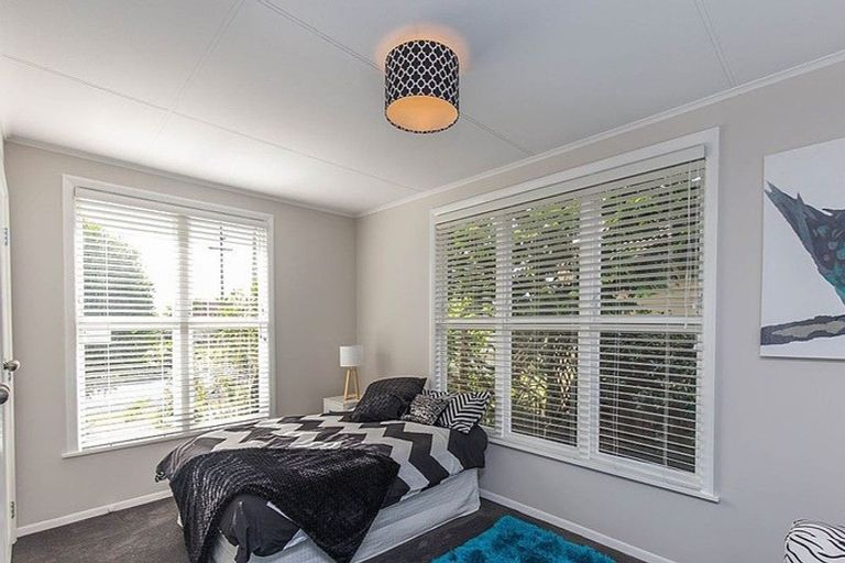 Photo of property in 14 Farmer Street, Mangere East, Auckland, 2024