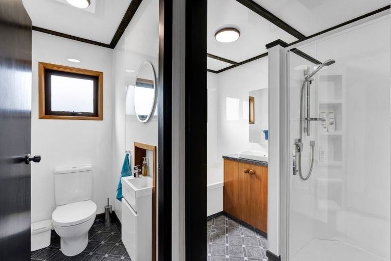 Photo of property in 24 Prudence Place, Oakura, 4314