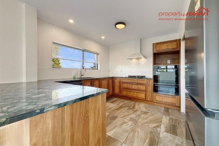 Photo of property in 2/78 Rangatira Road, Beach Haven, Auckland, 0626