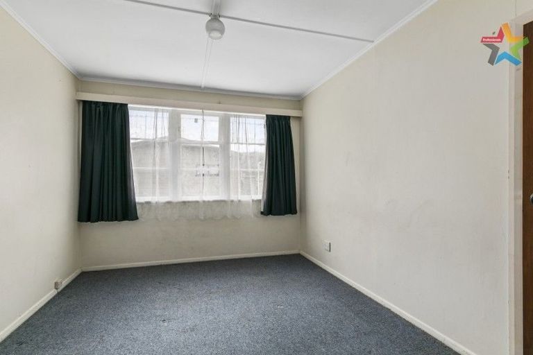 Photo of property in 1/1159 High Street, Taita, Lower Hutt, 5011