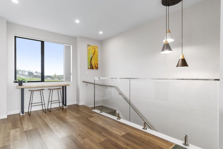 Photo of property in 36 Pohewa Road, Silverdale, 0932