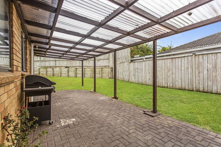 Photo of property in 52 Magic Way, Randwick Park, Auckland, 2105
