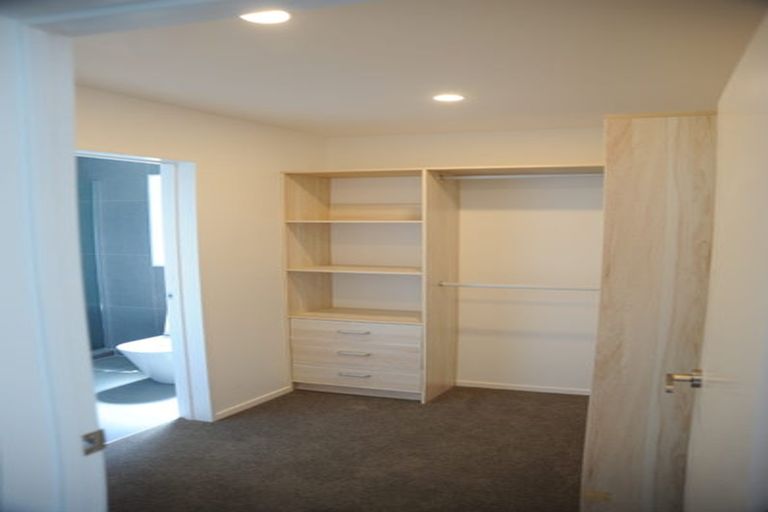 Photo of property in 7/11 Oteha Valley Road, Northcross, Auckland, 0632