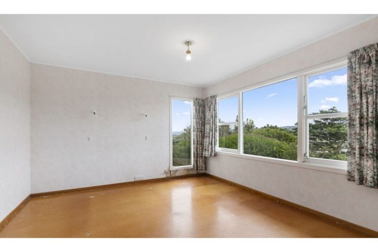 Photo of property in 19 Summit Road, Fairfield, Lower Hutt, 5011