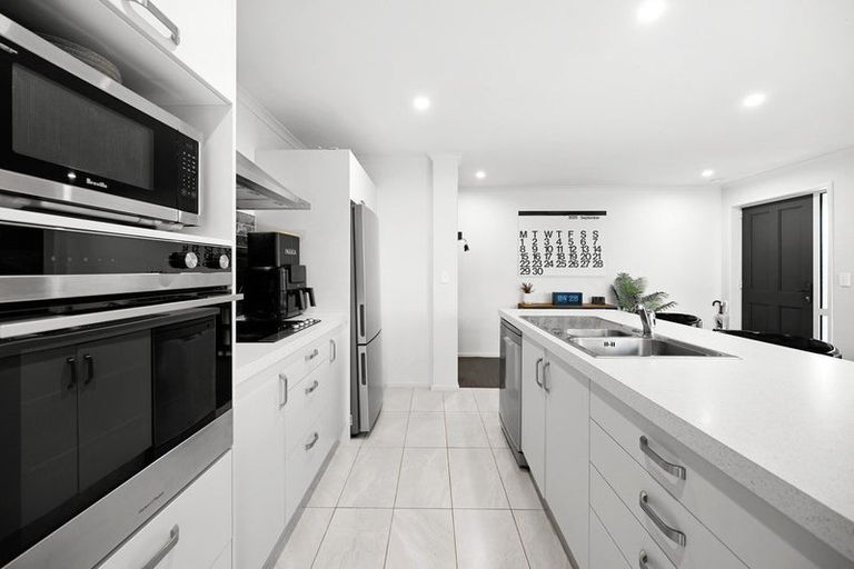 Photo of property in 19 Ladeira Place, Fitzroy, Hamilton, 3206