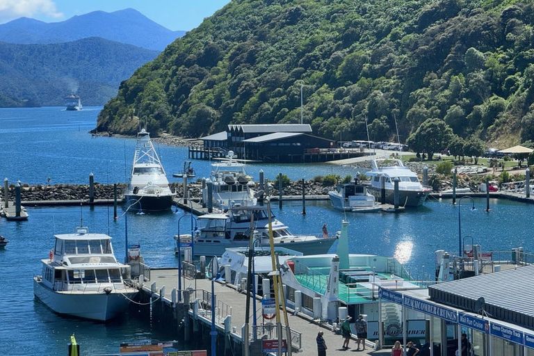 Photo of property in Oxleys Rock Apartments, 401/6 London Quay, Picton, 7220