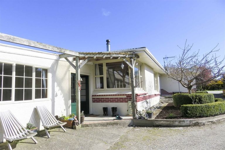 Photo of property in 79 Walker Street, Woodend, Invercargill, 9877