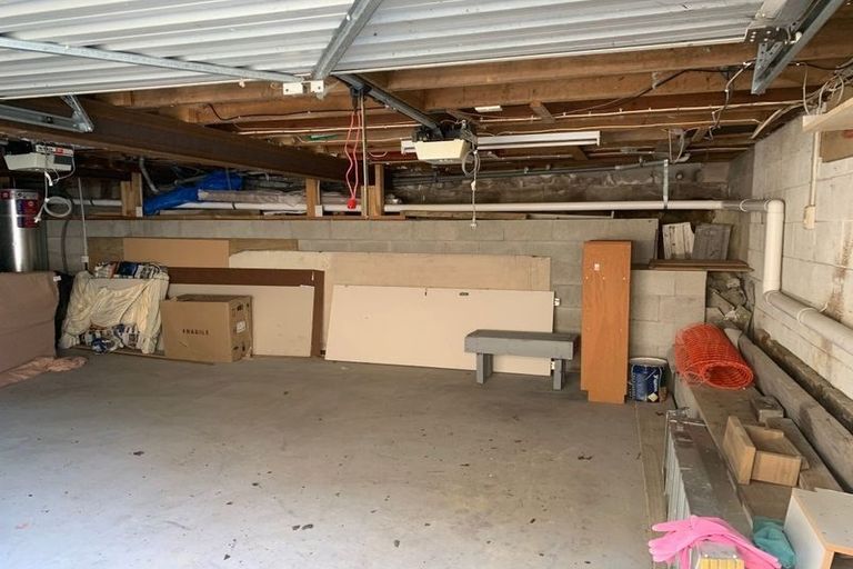 Photo of property in 21 Richards Avenue, Forrest Hill, Auckland, 0620