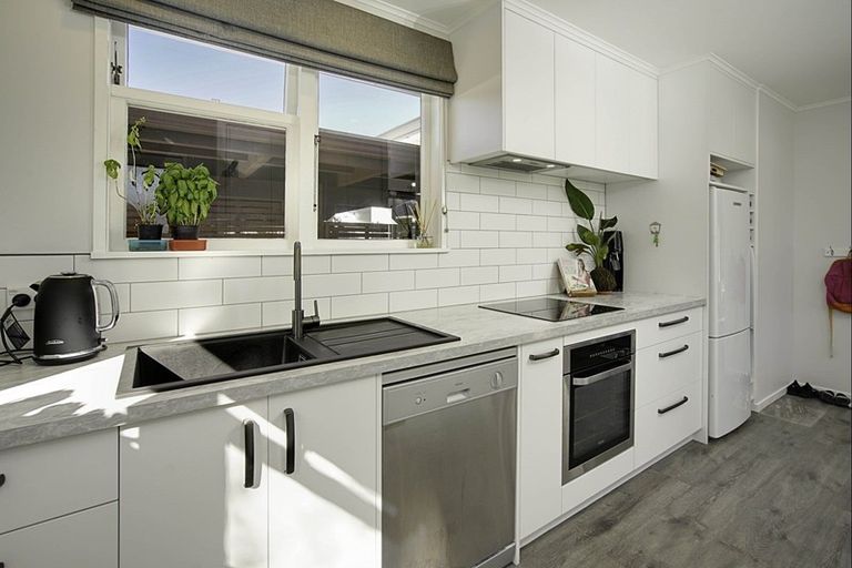 Photo of property in 274 Seaview Road, Stoke, Nelson, 7011