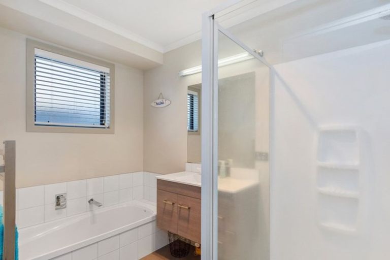 Photo of property in 188 Waikite Road, Welcome Bay, Tauranga, 3175