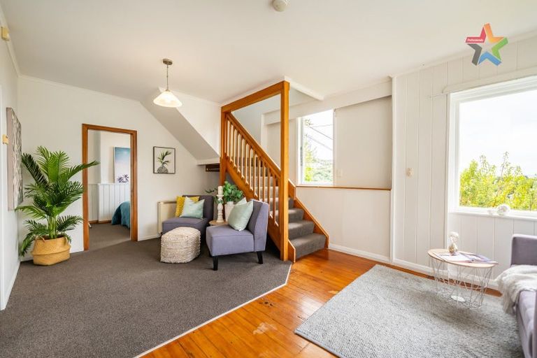 Photo of property in 89 Miromiro Road, Normandale, Lower Hutt, 5010