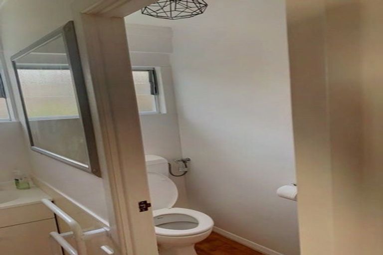 Photo of property in 12a Westwell Road, Belmont, Auckland, 0622