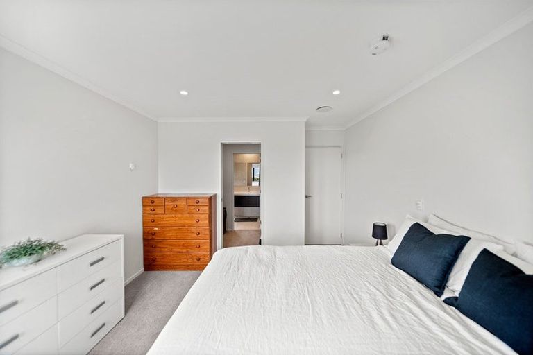 Photo of property in 37 Matairangi Avenue, Totara Heights, Auckland, 2105