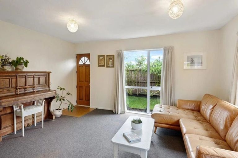 Photo of property in 2/24a Croziers Road, St Albans, Christchurch, 8052