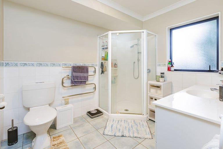 Photo of property in 35 Parkhaven Drive, Rosehill, Papakura, 2113