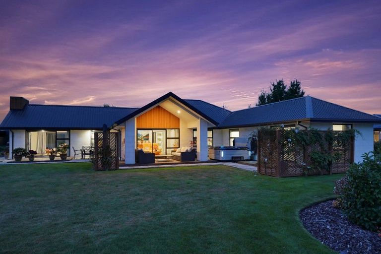 Photo of property in 11 Mara-kai Place, Pegasus, 7612